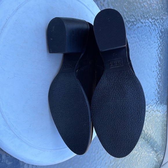 NWOT Anthropologie SEY Black Suede Boots With Metal Studs, Sz 8, Retail $250 - Picture 9 of 10